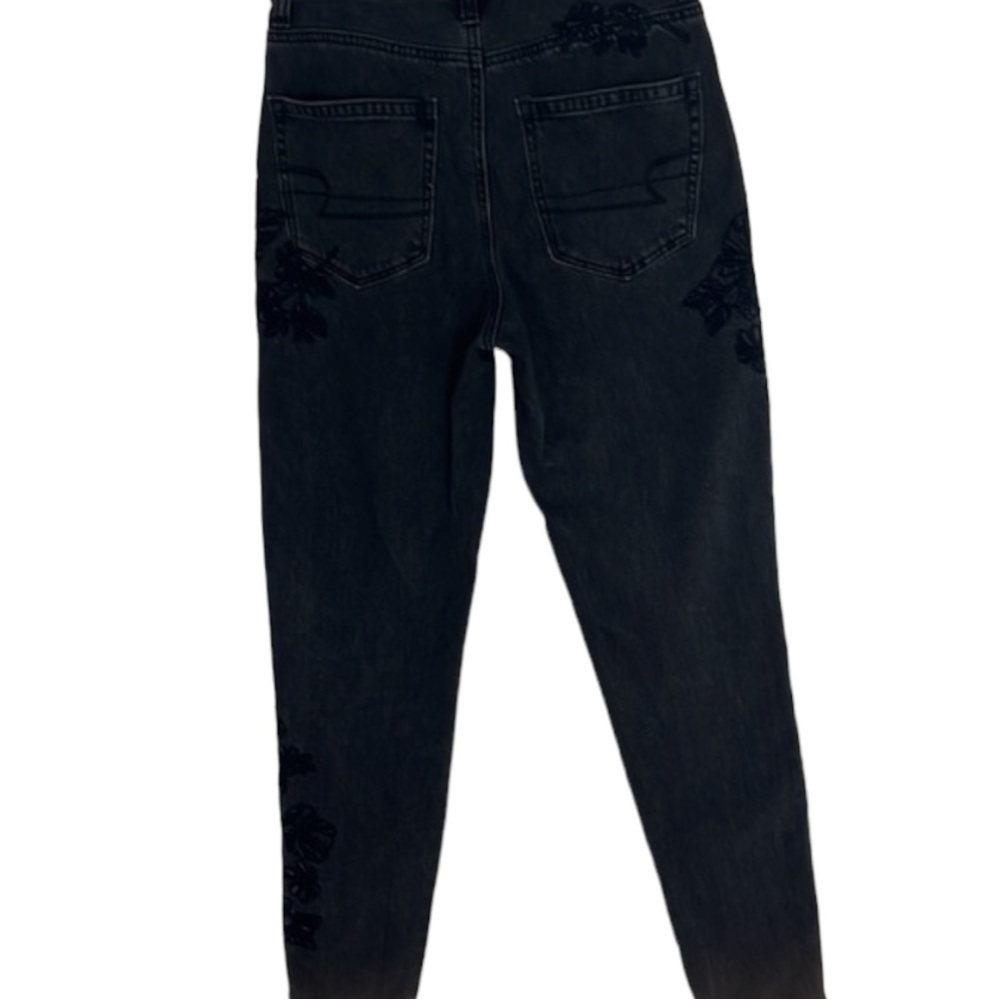 AEO Faded Black High Rise Ankle Mom Jean Size 00 Floral Rose Embroidery - Picture 8 of 12